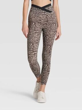 NWT Woman’s High-Rise Crossover Waistband 7/8 Leggings by JoyLab